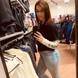 Meet your Posher, Stephanie